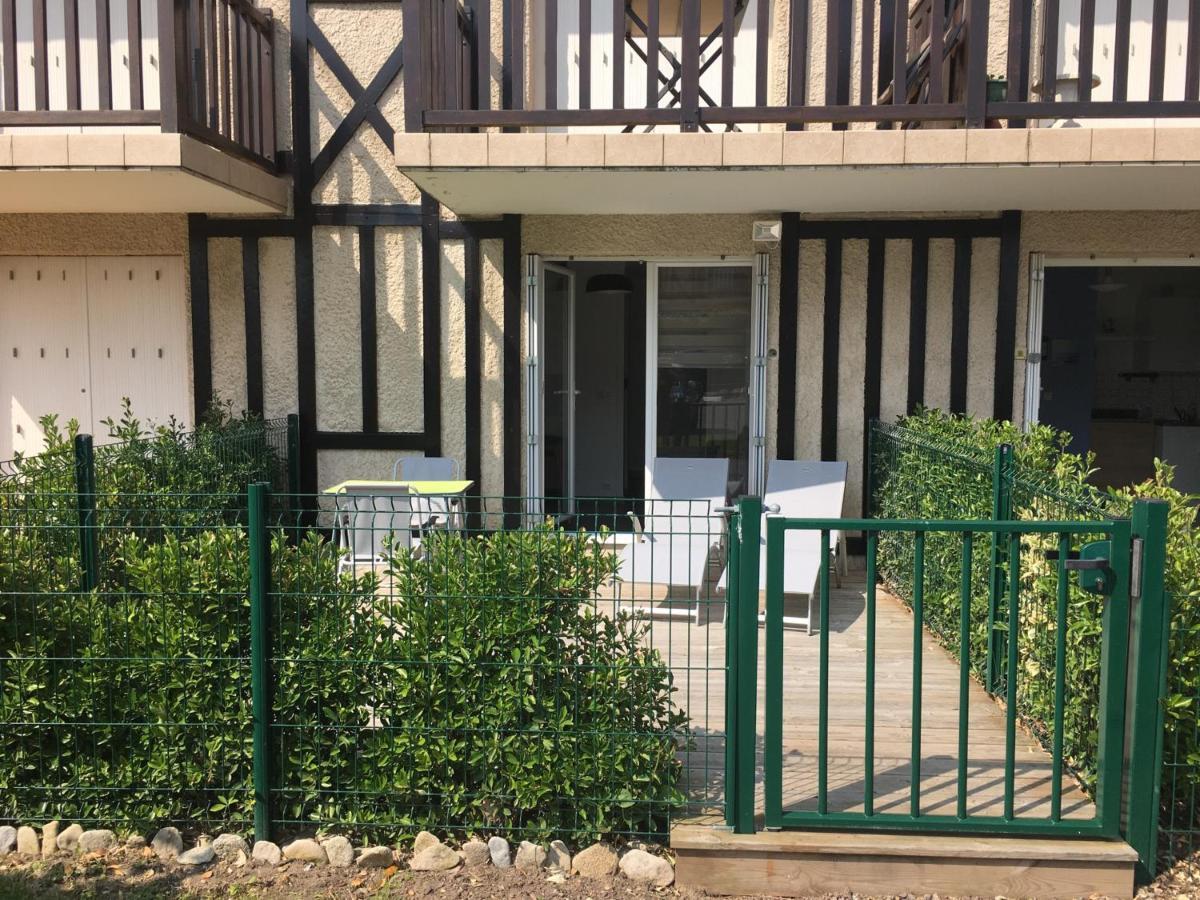 Studio Front De Mer Avec Terrasse Et Acces Direct Plage A Merville-Franceville - Fr-1-487-329 Dış mekan fotoğraf